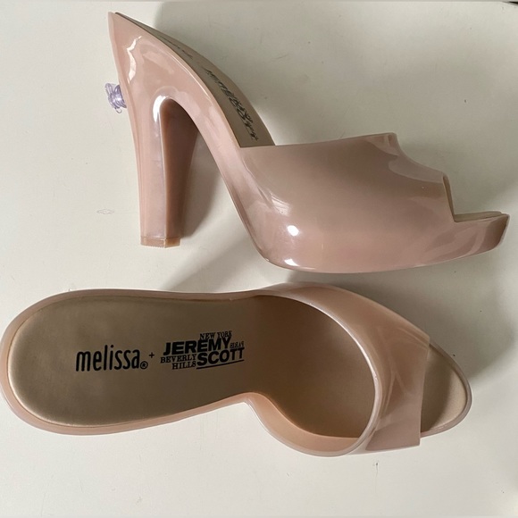 Melissa + Jeremy Scott Blow Up Inflatable Barbie Shoes. Sizes 7 and 9. NWOT. - Picture 2 of 8